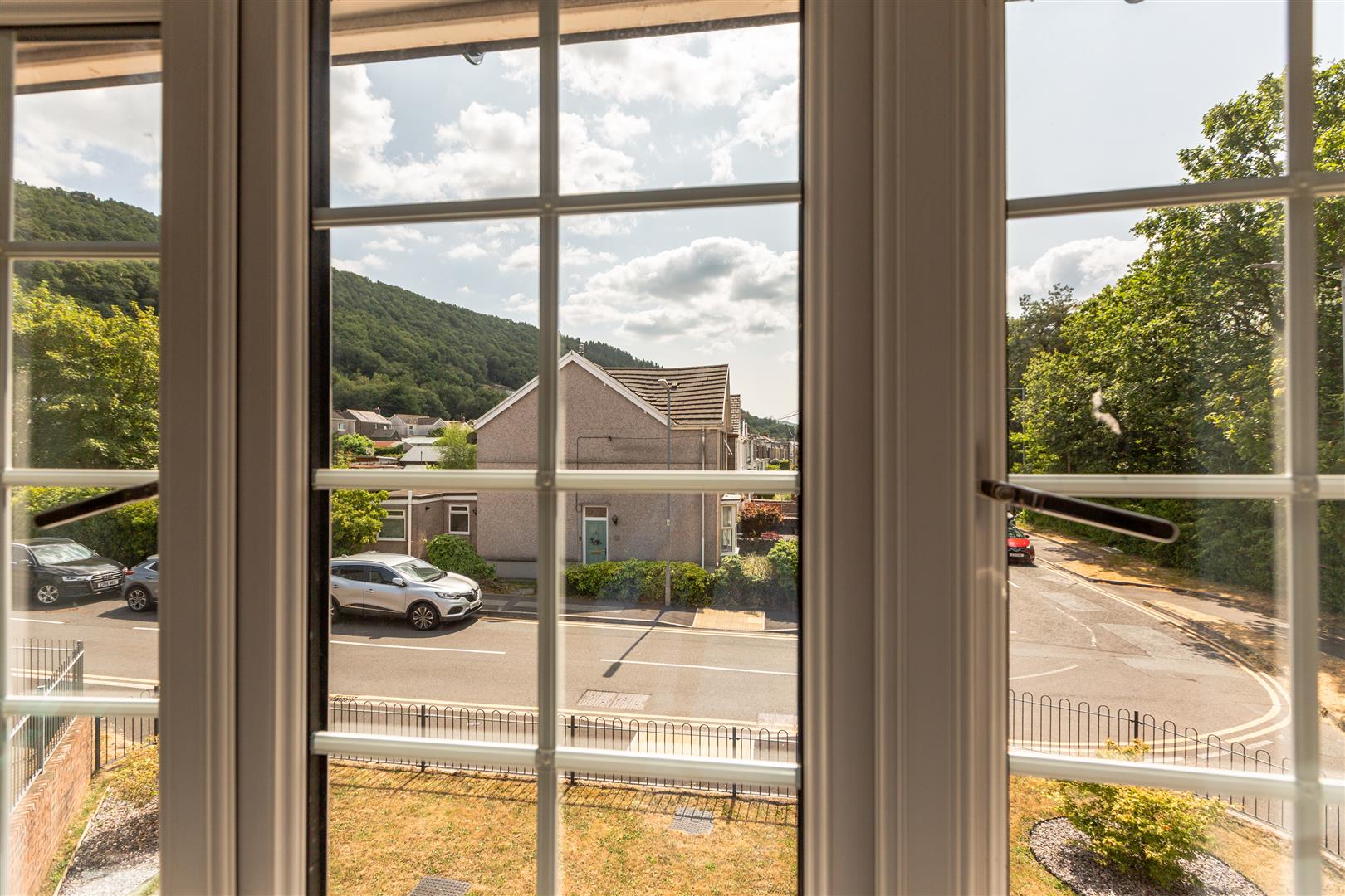 Clos Gelli Wen, Pontardawe, Swansea, SA8 3DF